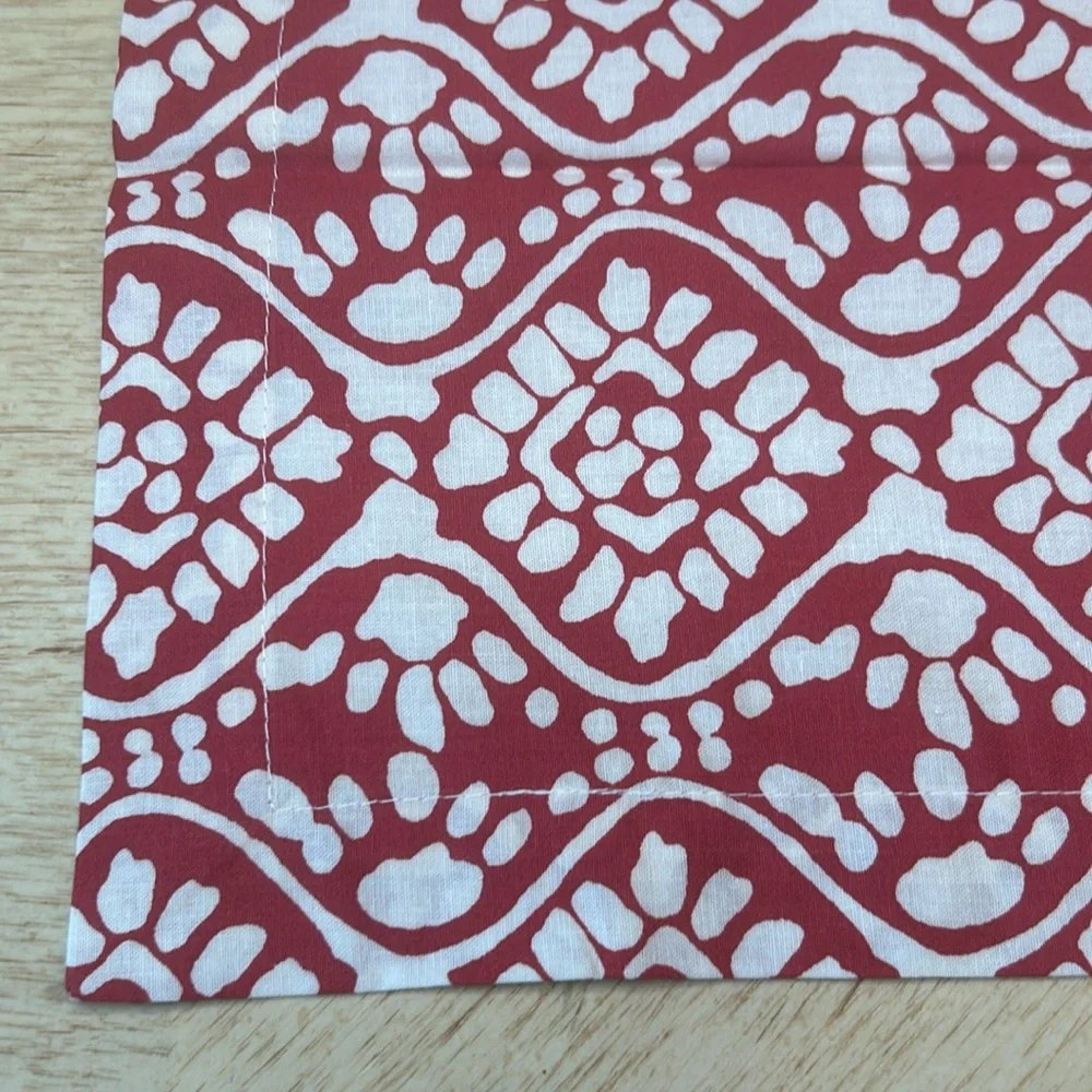Pottery Barn Napkins (4) NWOT